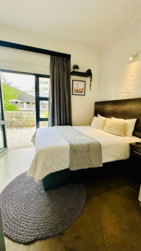City Living Apartment 119 - Fibre WiFi, washing machine & sunny balcony